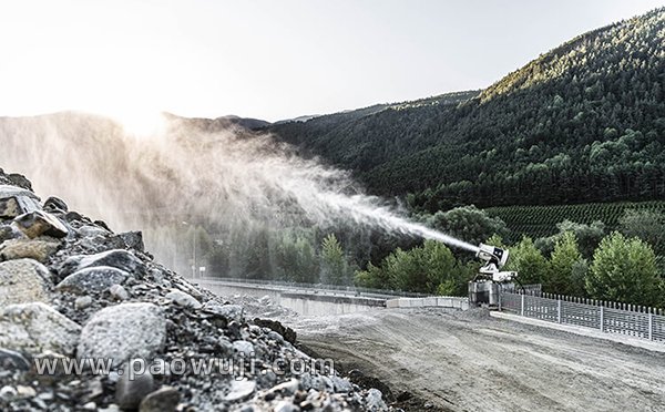 凈化工地粉塵就用工地除塵霧炮機！